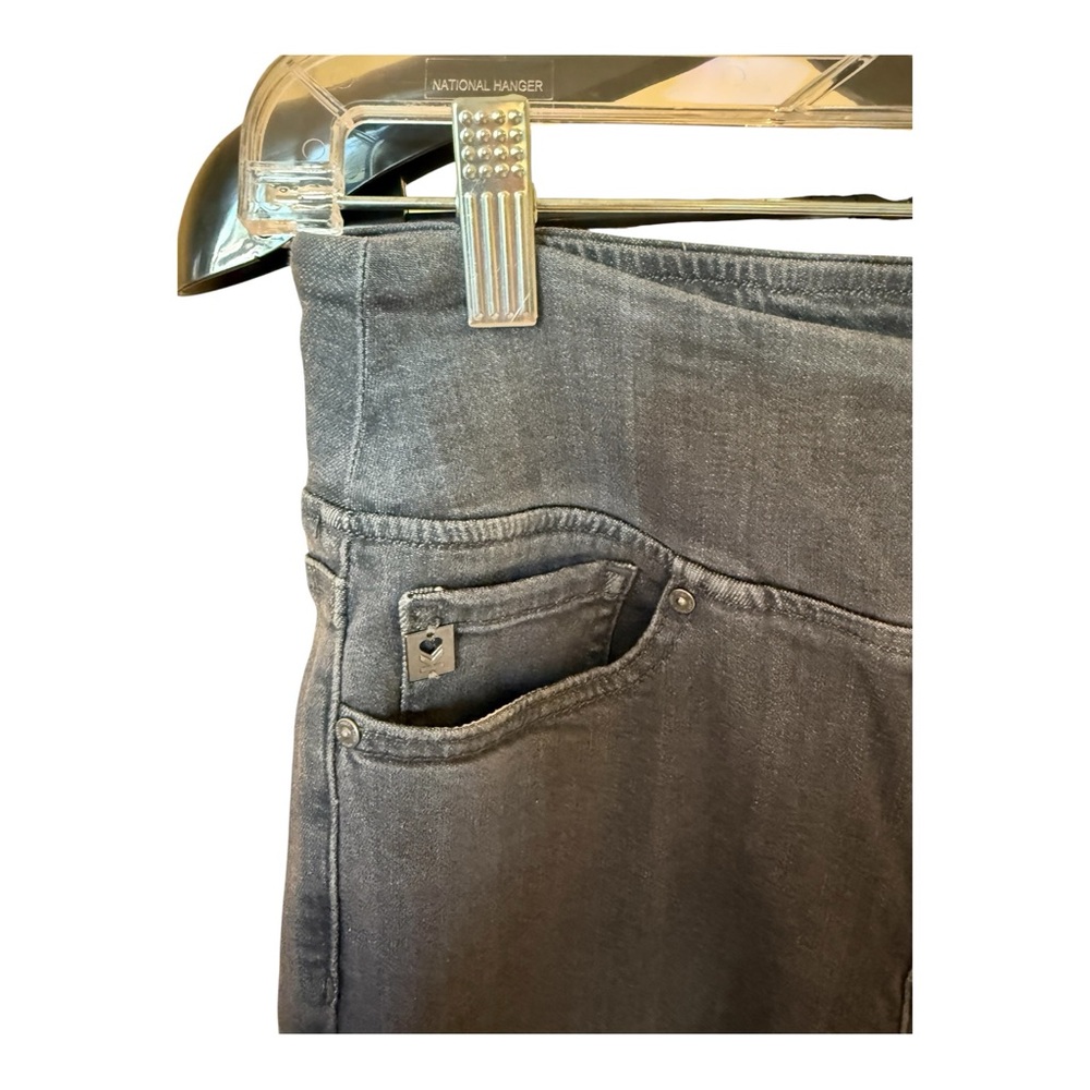 Stylish Gray Women's Straight Leg Stretch Jeans - Picture 5 of 10